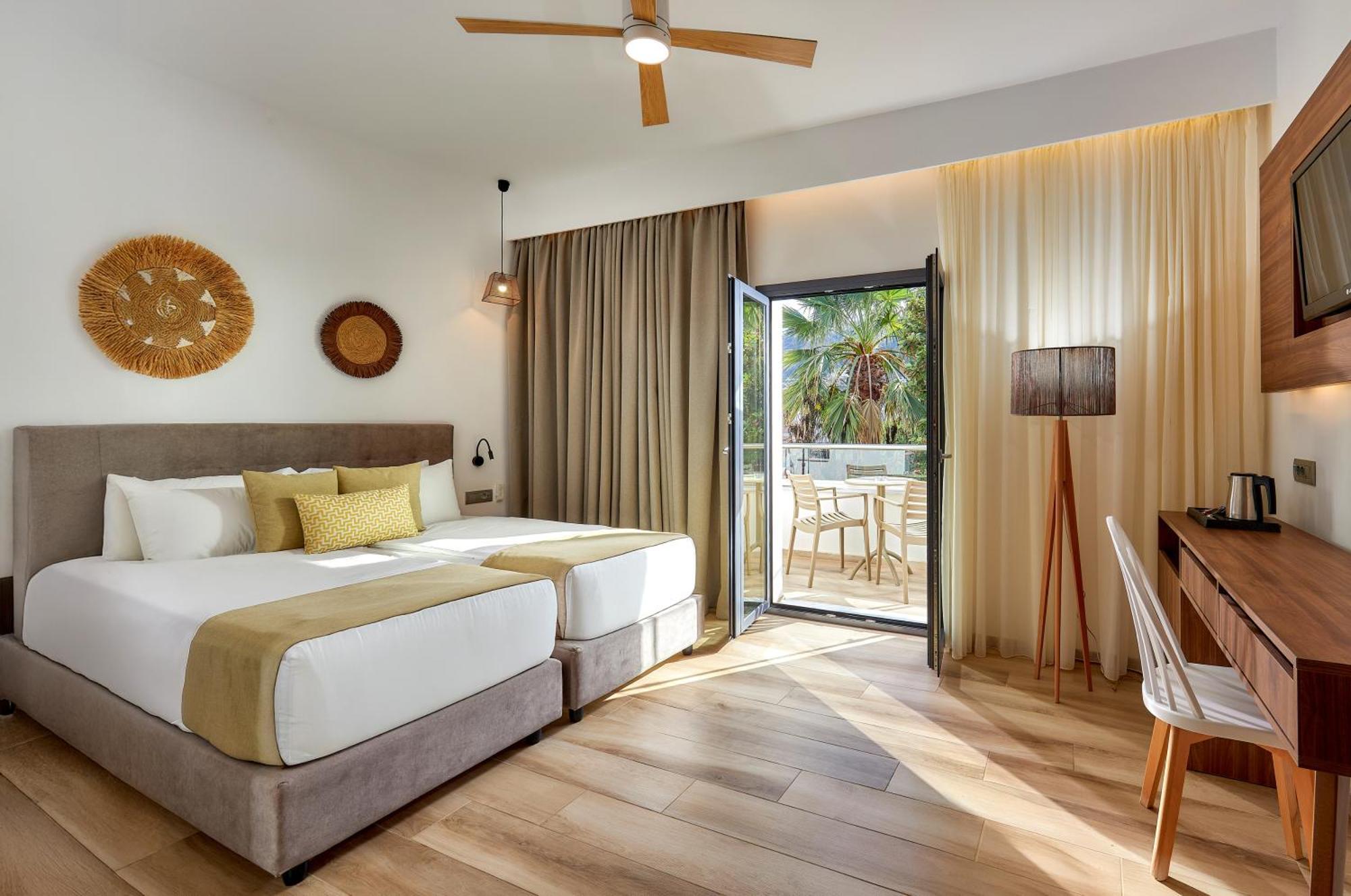 Kyknos Beach Hotel & Bungalows มาเลีย ภายนอก รูปภาพ