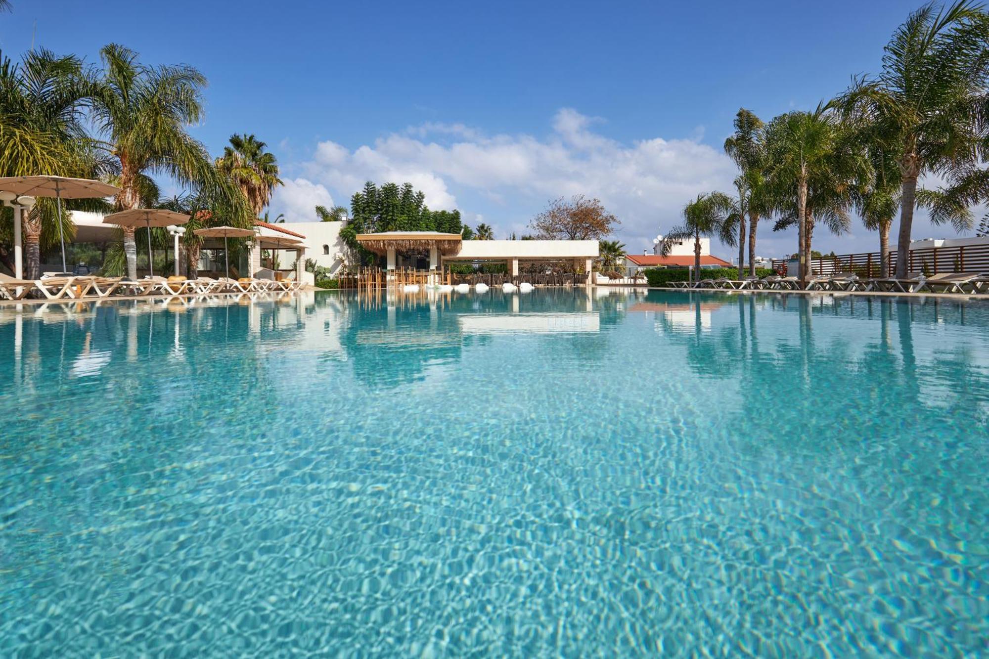 Kyknos Beach Hotel & Bungalows มาเลีย ภายนอก รูปภาพ
