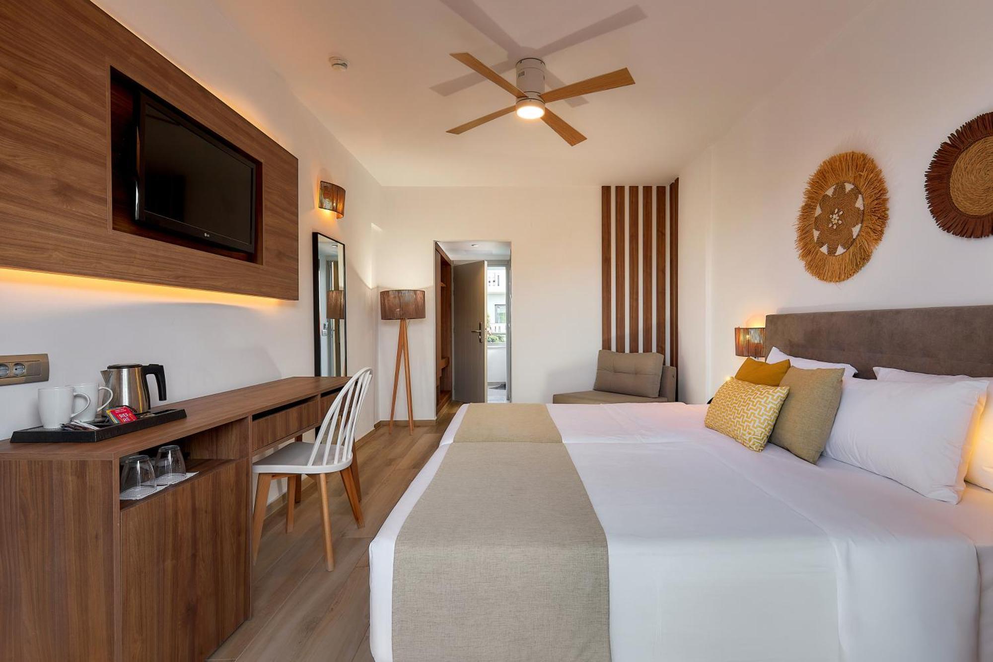 Kyknos Beach Hotel & Bungalows มาเลีย ภายนอก รูปภาพ